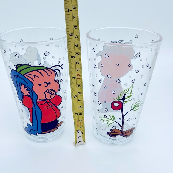 Peanuts Snoopy Linus Charlie Brown Set Of 2 Glassware Cup NIB - Picture 8 of 12